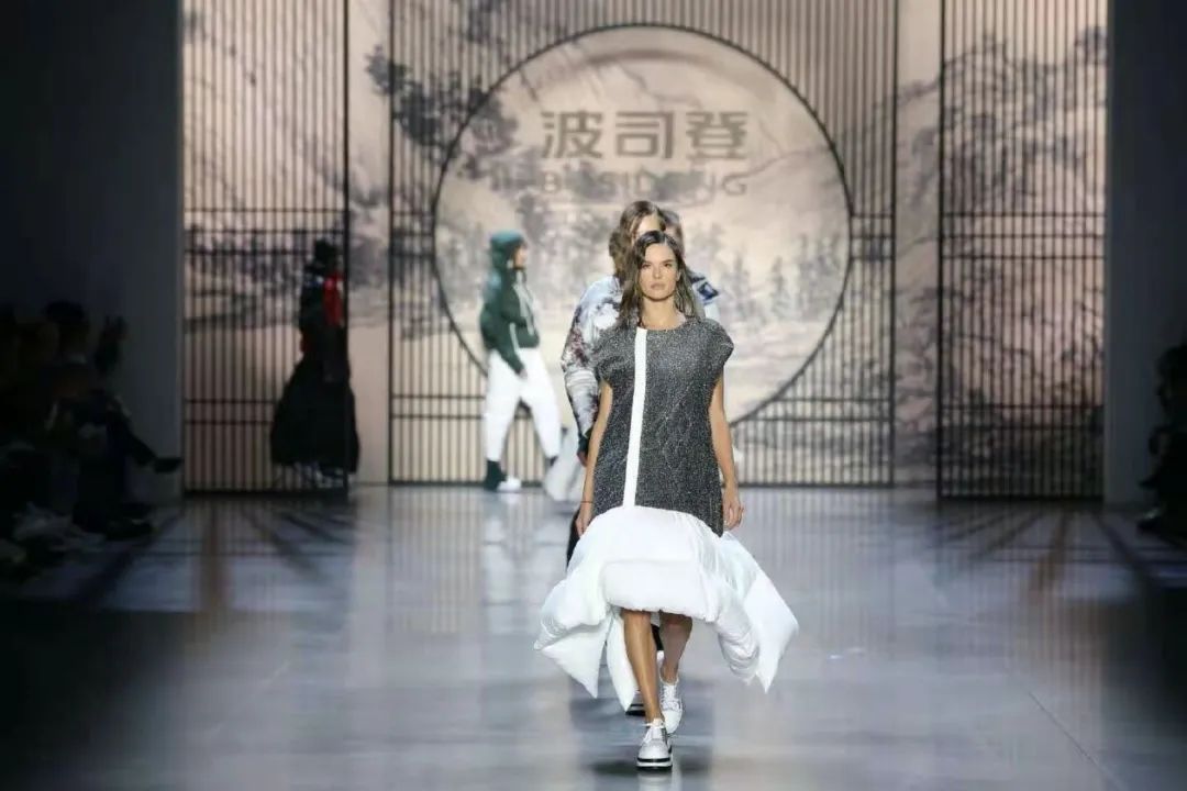 1628242903992118.jpg 006QkKMFly4gt77es1h10j30u00k0wgd.jpg