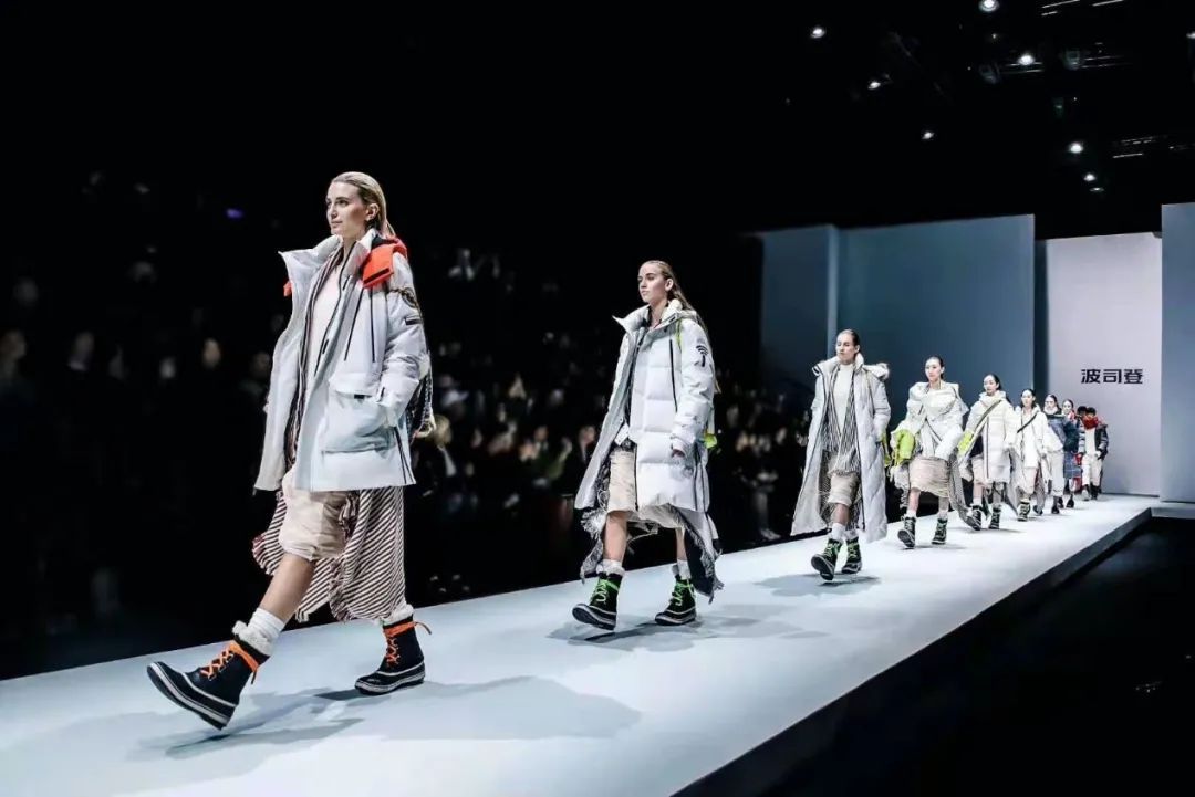 1628242913383250.jpg 006QkKMFly4gt77eryxezj30u00k1761.jpg