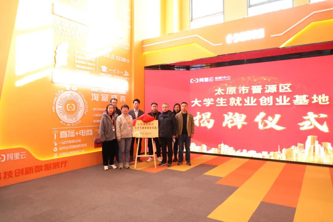 1637114082353975.jpg 11.17.04.jpg